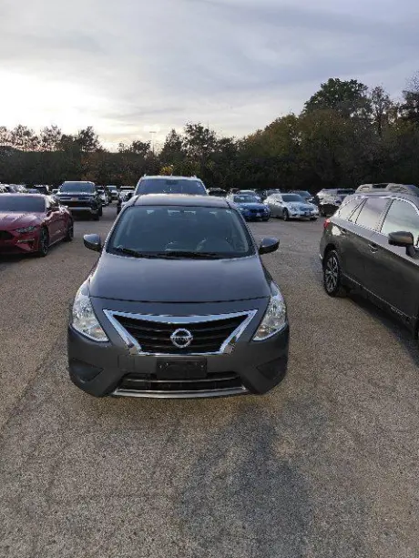 Nissan Versa 2018 S 4dr Sedán