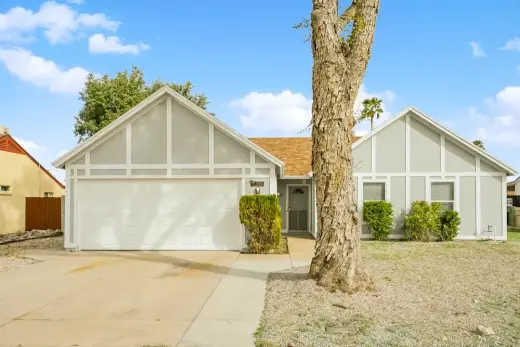 Stunning Spacious Unit
