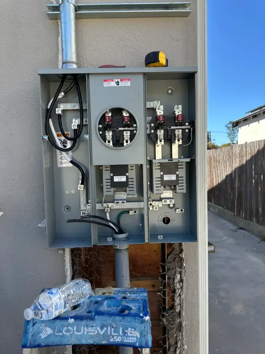 Electricista experimentado por todo los Angeles