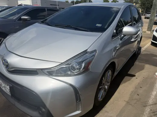 Toyota Prius V 2015 - Wagon Eficiente en Combustible con 5 Puertas