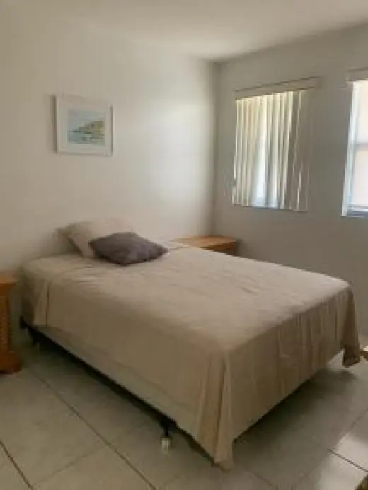 Rento cuarto en DORAL $950