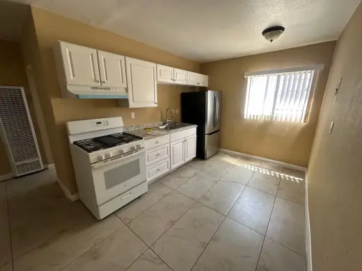 Apartamento de 3 Habitaciones en Renta – $2,750
