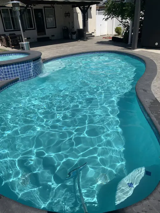 Limpieza de piscinas i spas jacuzzi