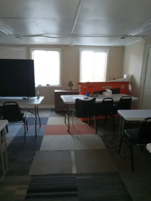 Estudios con pequeño almacen , baño independiente en Lawndale