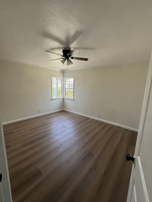 🏡 Se renta habitación con baño privado – $1,300 al mes