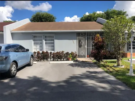 Villa 3/2 For Rent en Kendall