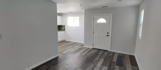 Casa de renta, dos pisos, dos recamaras Available Now!