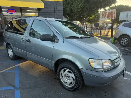 2000 TOYOTA SIENNA