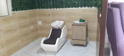 Arriendo local comercial Salon de Belleza Amoblado