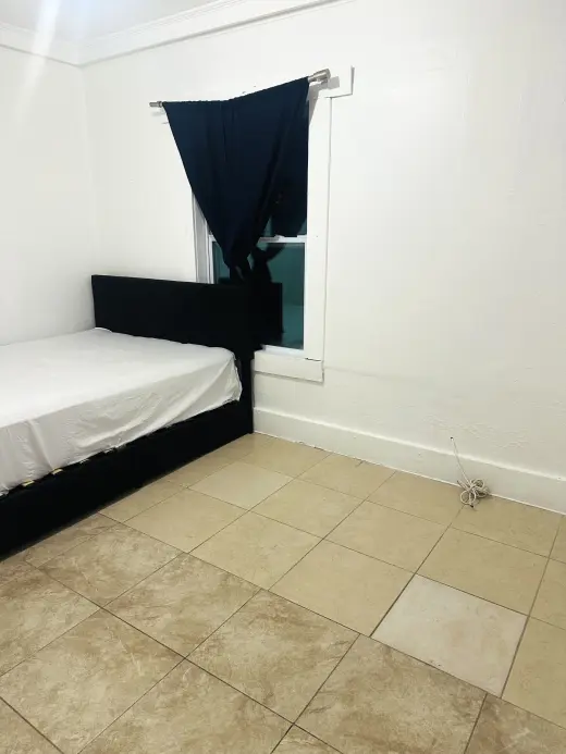 Rento habitación solo para caballero 900$