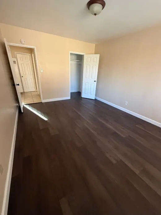 APARTAMENTO DE 2 RECAMARAS DE RENTA EN RIVERSIDE, CA