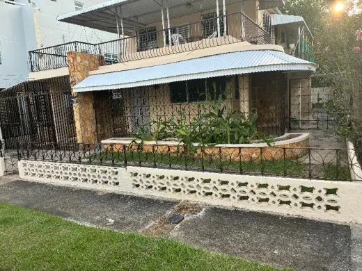 Rento casa 4 cuartos y 2 baños urbanization La Riviera, Mayaguez Puerto Rico