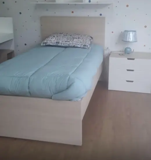 Juego de Muebles de Dormitorio Moderno - Cama y Mesita