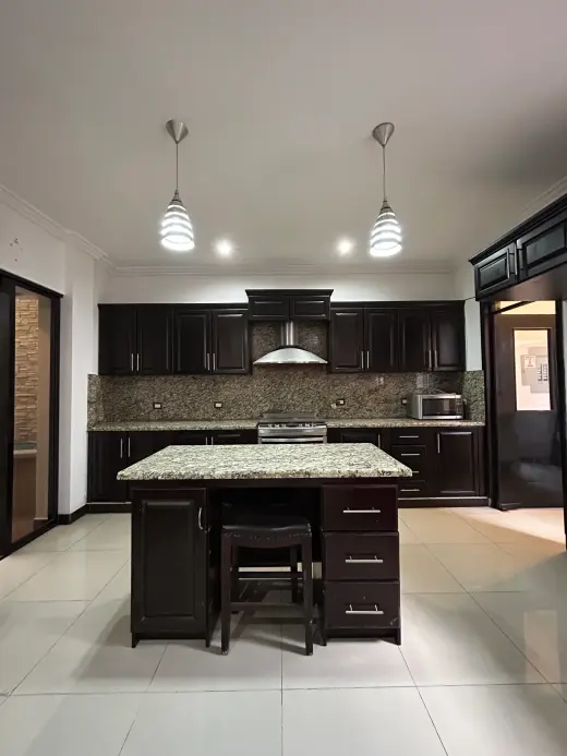 Casa en Condominio en Venta en Zona 16, Ciudad de Guatemala