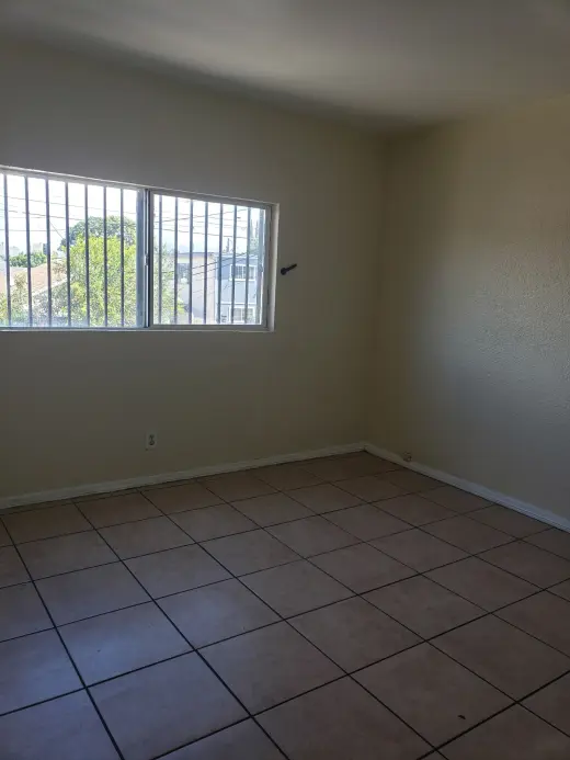 1 bedroom, parking