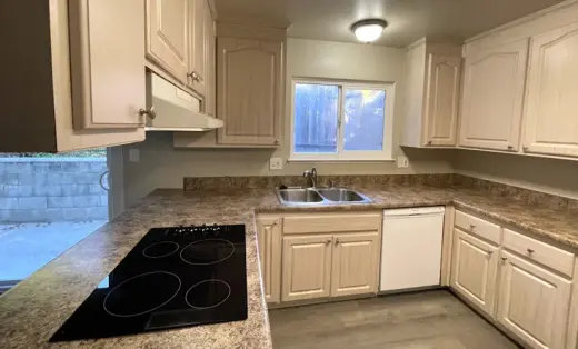 Casa en alquiler en Dallas , 3 habitaciones y 2 baños.