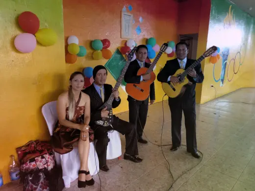 TRIO MUSICAL EN QUITO  099 8 8 7 5 2 8 7