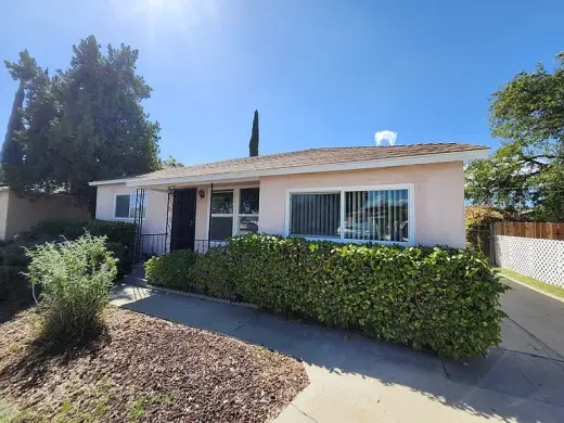 🏡 3-Bedroom House for Rent – Los Angeles, CA, 💰 Rent: $1,200/month