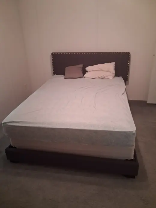 Cama Queen Size con Colchón