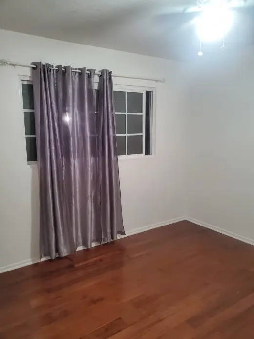 Cuarto para renta en casa familiar