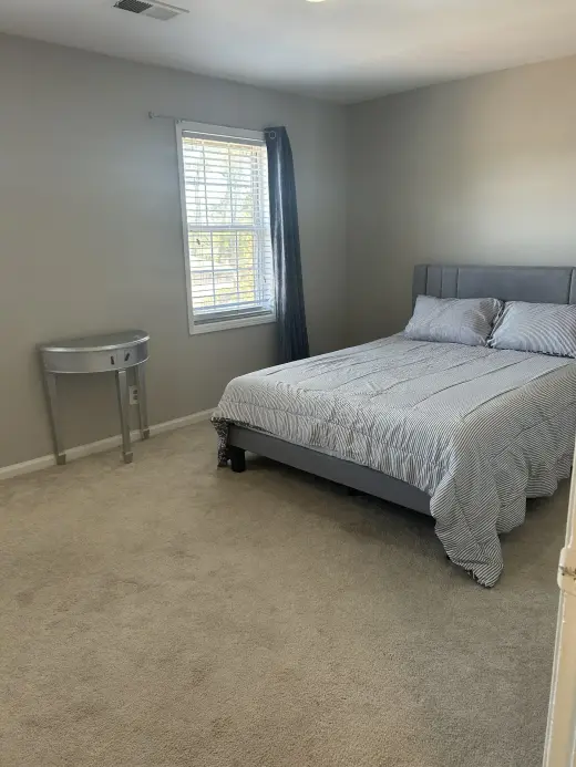 Habitación y baño privados en alquiler