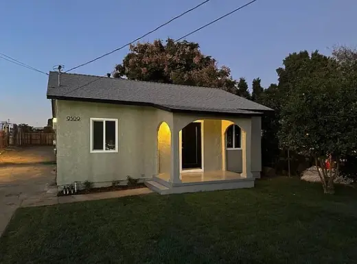 *IMMEDIATE OCCUPANCY*