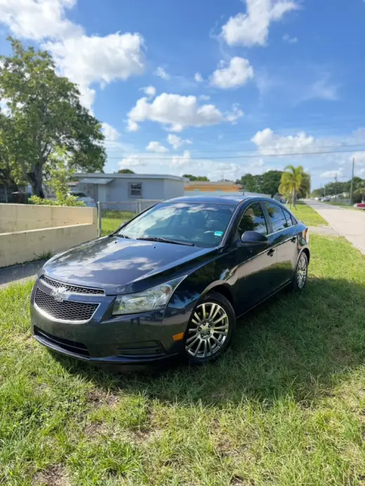 En 💰$2300 Cash. Chevrolet Cruze 2014.