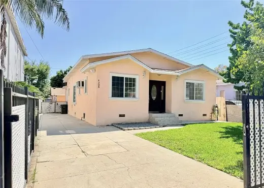 CASAS:E 57th St, Maywood, CA
