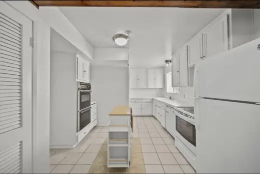 4 habitaciones, 2 baños, Margarita Dr.