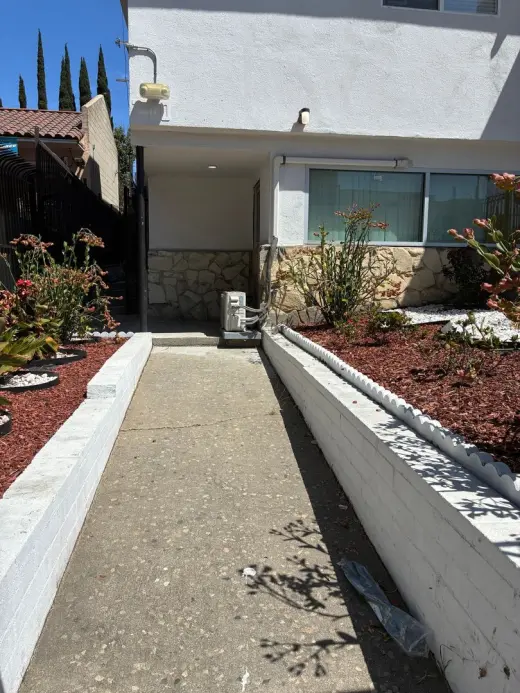 Suite de Oficinas con 4 Cuartos Privados $1,995 - 1,189 Pies