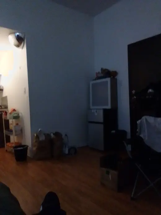 Room for rent hourly available
