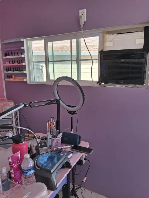 Rento pequeño espacio para hacer uñas