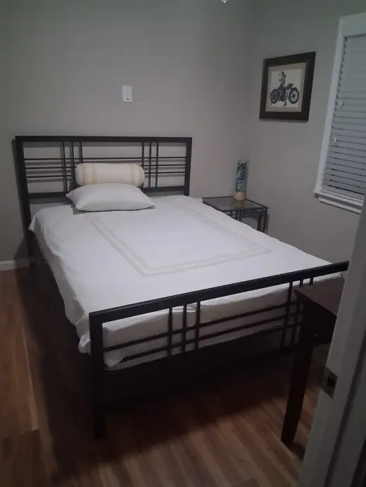 Cuarto privado. Baño compartido