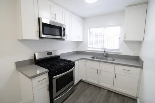 AMPLIO ESTUDIO EN WESTLAKE - $1475 MAS UTILIDADES