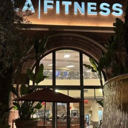 **URGENTE** SE BUSCA HOMBRE PARA LIMPIEZA PARA GIMNASIO