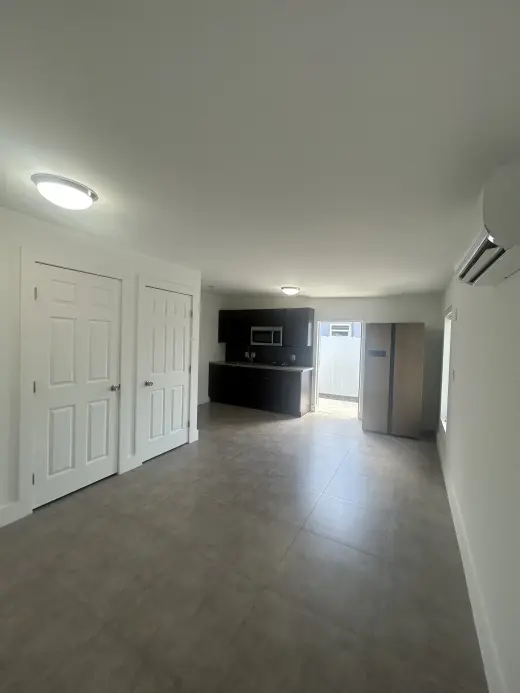 Efficiency en renta Westchester Miami Fl 33165