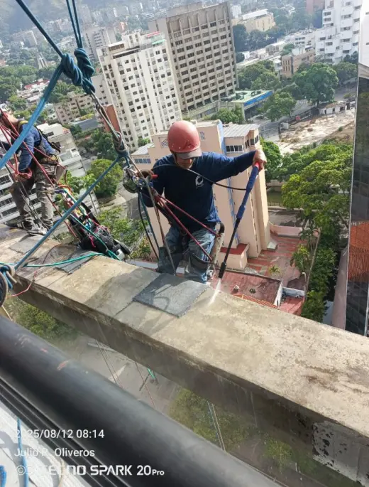 Limpieza de Fachadas Residenciales y Empresariales