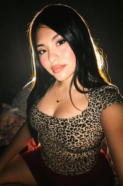 Chica latina de 23 años busco conocer a un hombre serio y transparente