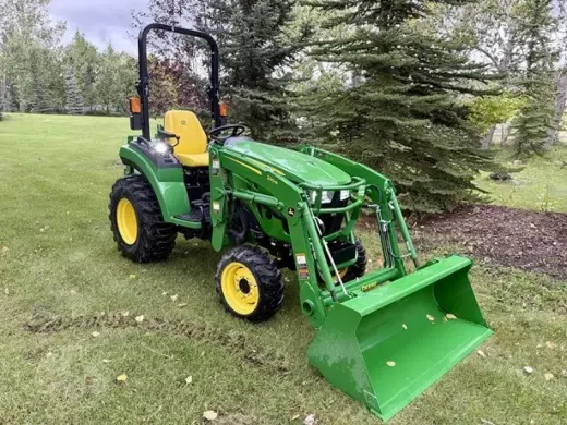 Tractor Compacto John Deere con Cargador