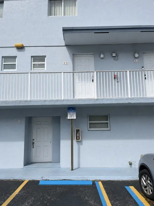 Se Renta Espacioso CondoTownhouse.