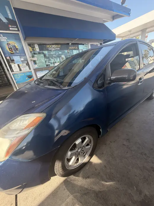 2009 Toyota Prius Hatchback - ¡Excelente Eficiencia de Combustible!