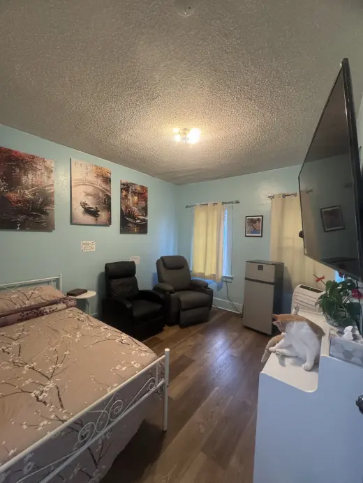 Cozy Room for Rent with Amenities