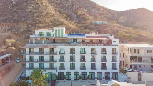 Impresionante Hotel en Venta en Ubicación Escénica