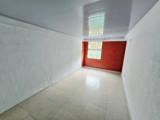 vendo casa barrio pinares al sur oriente de Bogotá