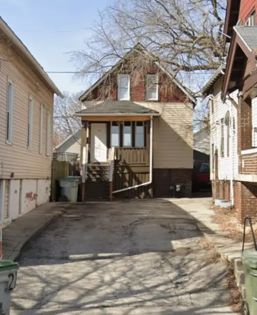 Large 3+ Bedrooms Single Family house