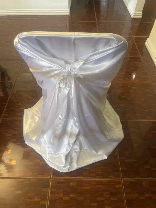 Vendo Funda de Silla Elegante para Eventos