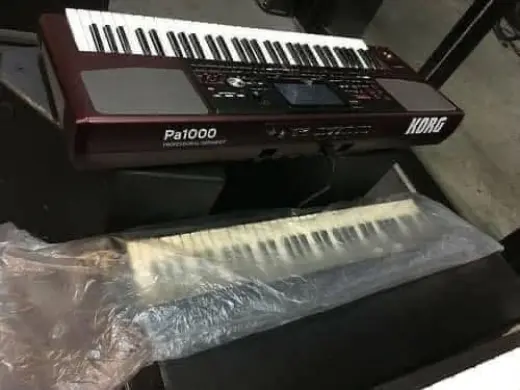 New Korg Pa1000 61-key Professional Arranger Keyboard