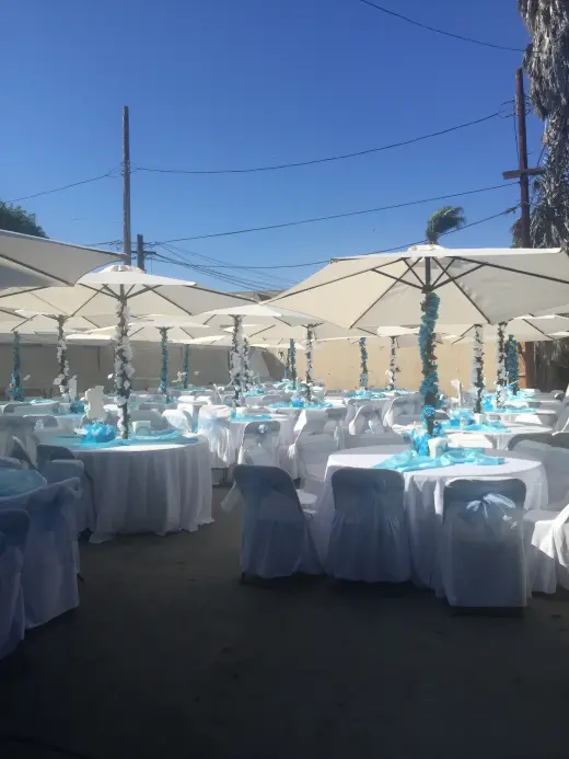 Chandeliers Draping carpas