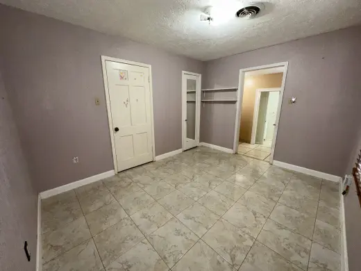 $750.=CUARTO CON BAÑO PRIVADO ENTRADA INDEPENDIENTE D CENTRICA CASA CERCA D TODO