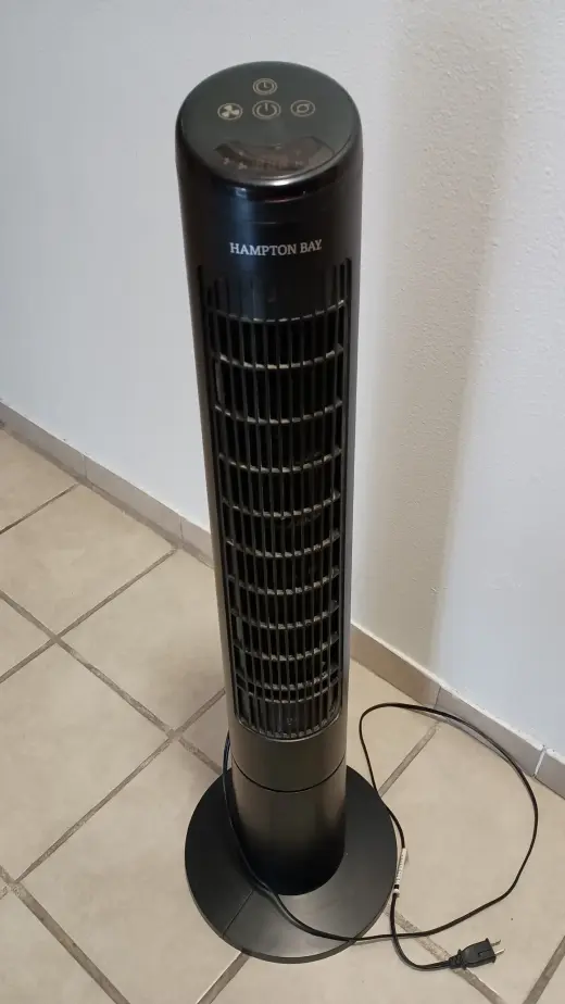 Ventilador de Torre Hampton Bay - Enfriamiento Elegante y Eficiente